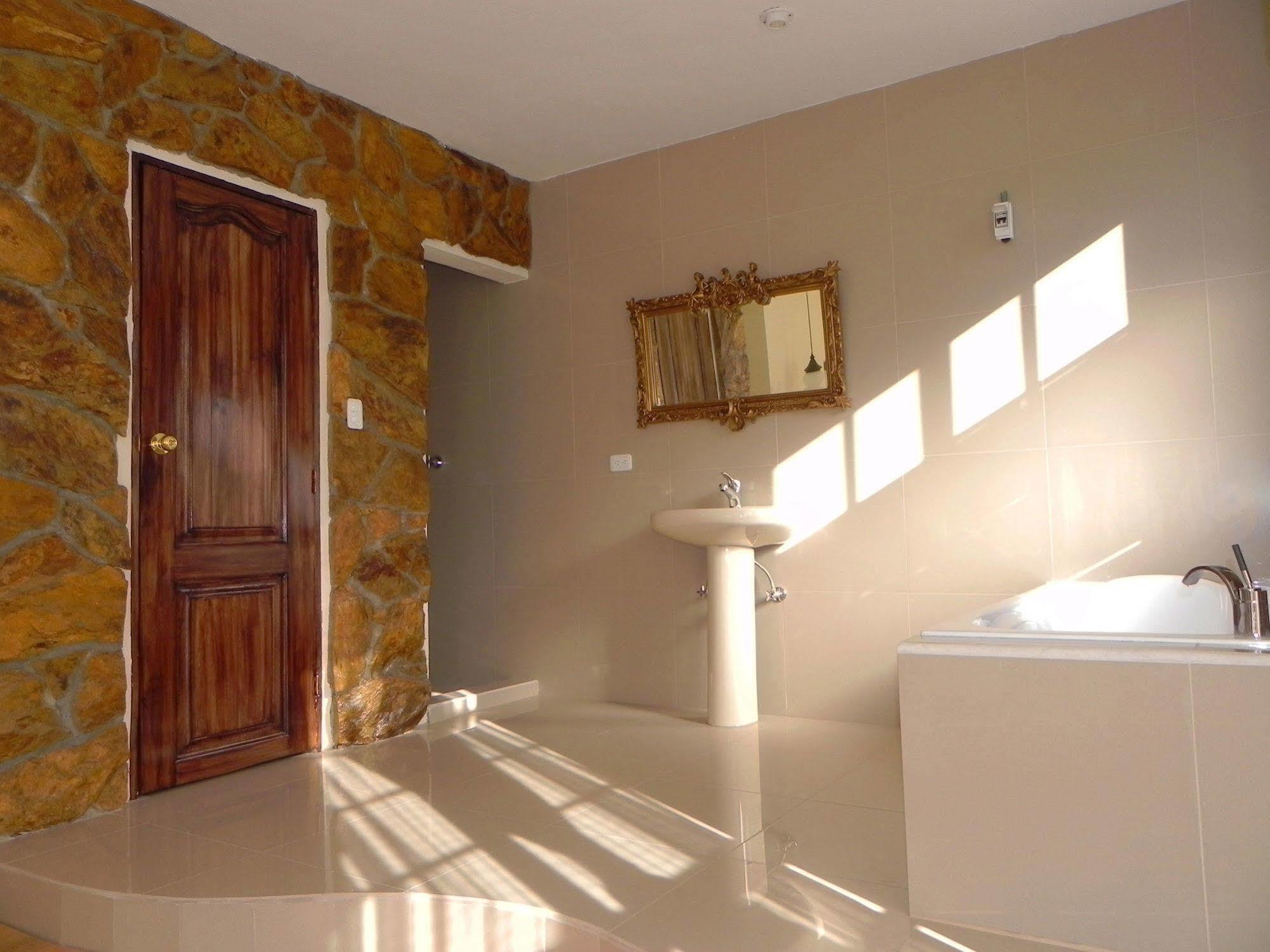 Hostal Noris Алауси Экстерьер фото