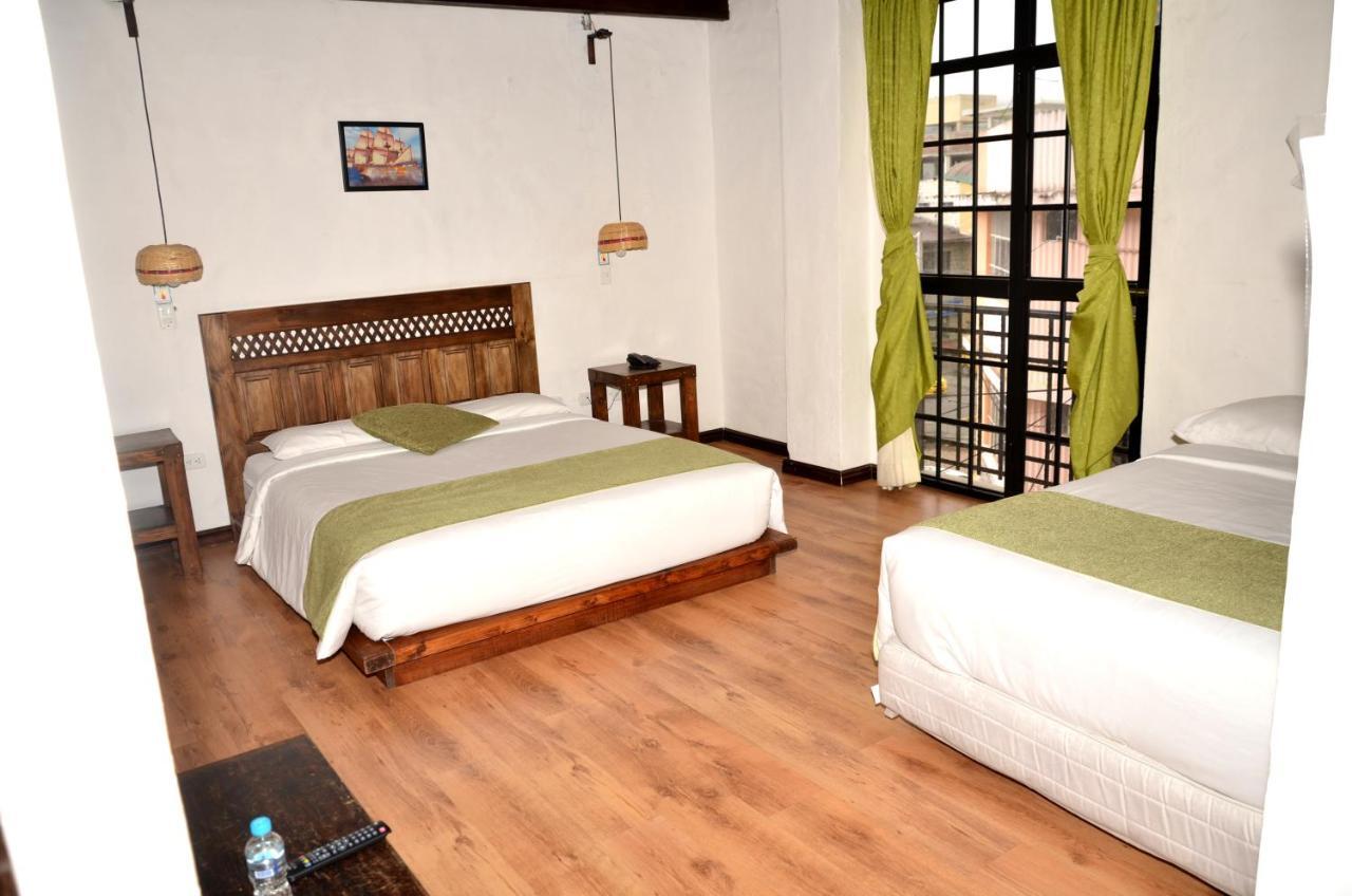 Hostal Noris Алауси Экстерьер фото